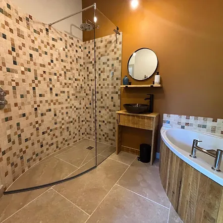 King With Private Bathroom In Street Pensionat Bulmer