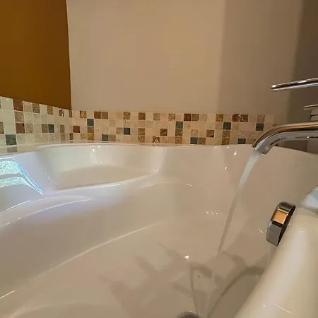 King With Private Bathroom In Street Gæstehus Bulmer